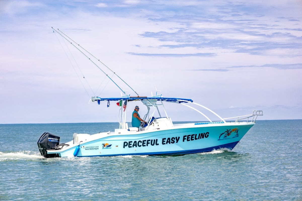 Peaceful Easy Feeling — 32' Super Panga